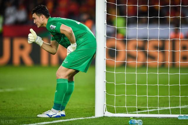 杨鸣：这些年我们经历足够多 今晚玩儿命打好