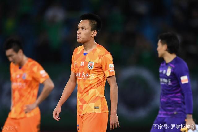 詹姆斯右臂增加奥运五环纹身 纪念奥运会金牌